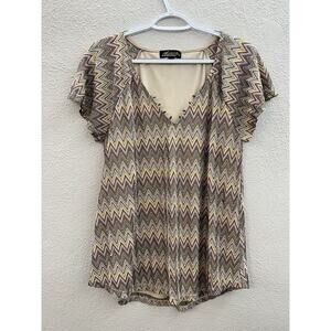 Almost Famous Shirt Womens Size Large Chevron V-Neck Short Sleeve